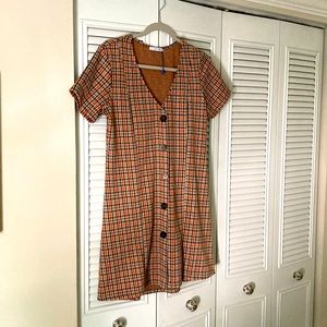 ZARA T Dress, cheque pattern, vintage feel, big brown buttons. Super cute!